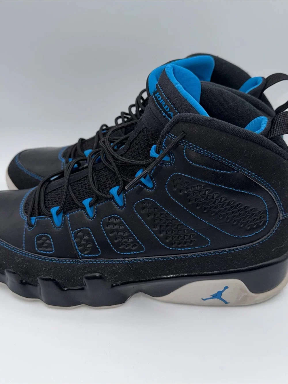 Air Jordan 9 Retro Size 12 Black-White-Photo Blue Used 302370-007